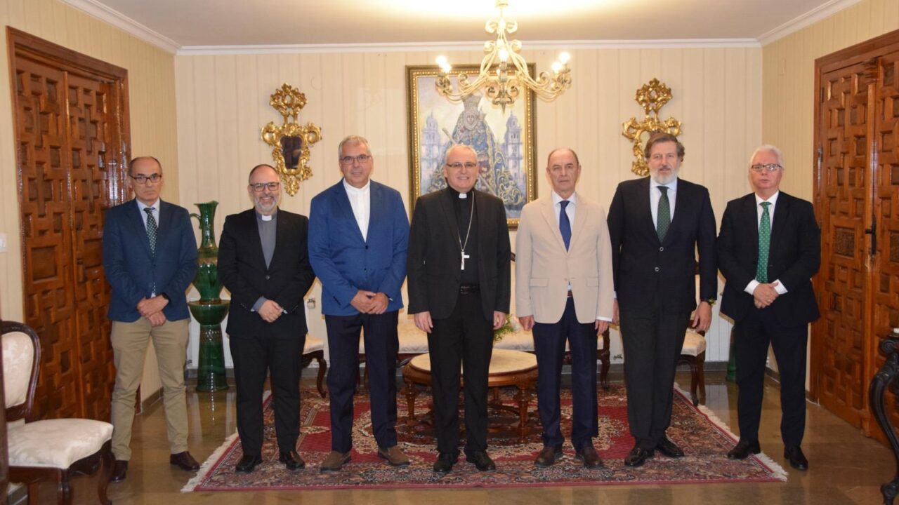 Compromiso, cercanía y apoyo: Caja Rural de Jaén y el Obispado de Jaén firman un convenio para cuidar de quienes cuidan