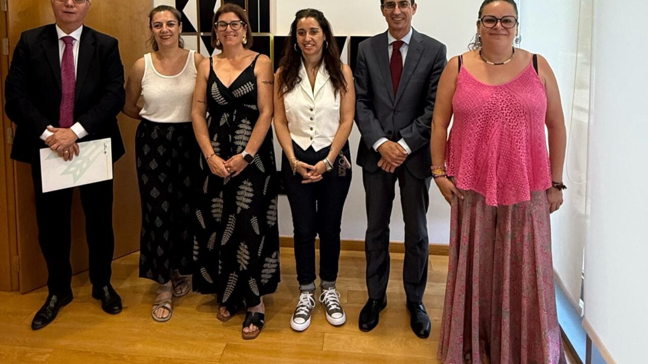 FAMPA “Los Olivos” y Caja Rural de Jaén firman un convenio para apoyar a más de 260 AMPAS de la provincia