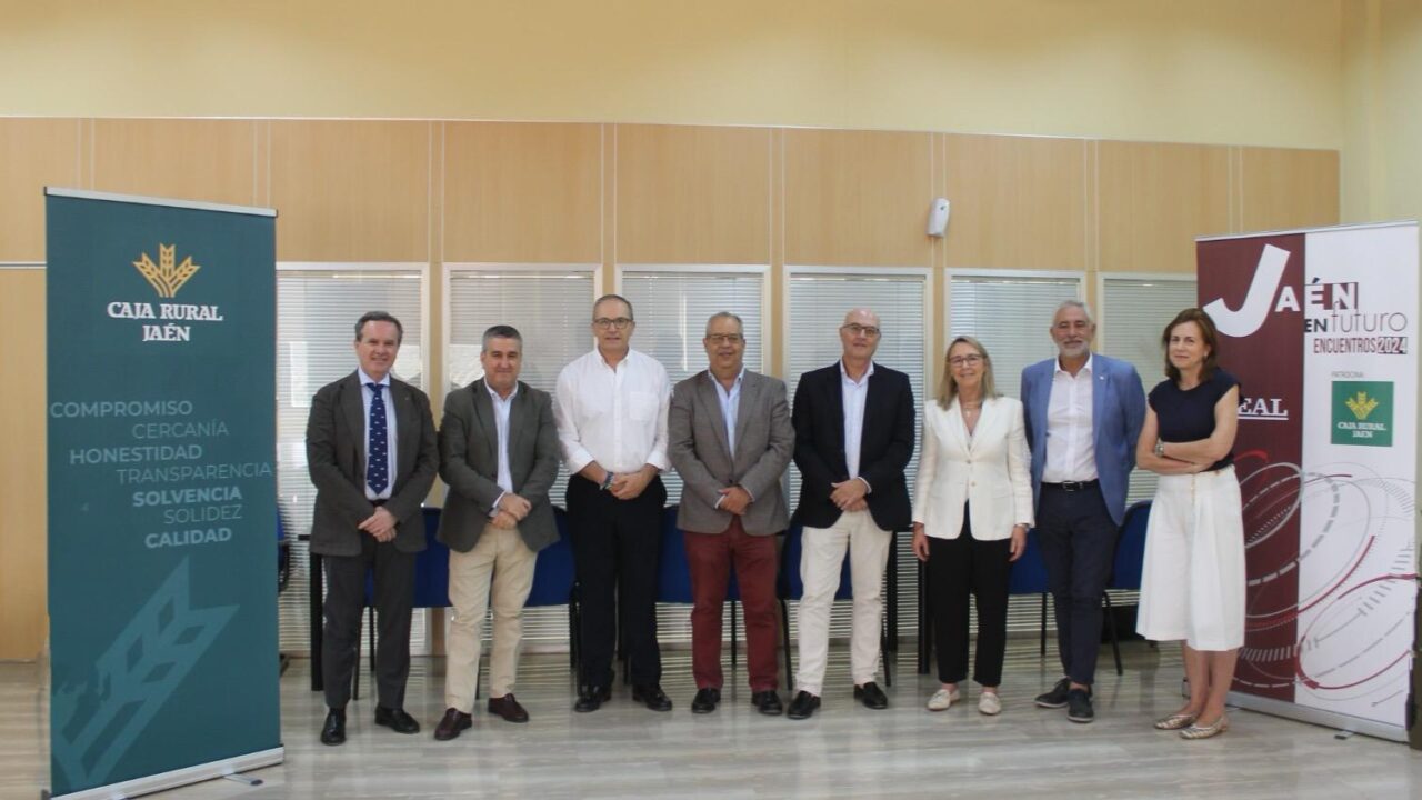 La voz de los colegios profesionales marca el rumbo del Jaén del mañana- Primer encuentro de «Jaén en Futuro», organizado por IDEAL y Caja Rural de Jaén