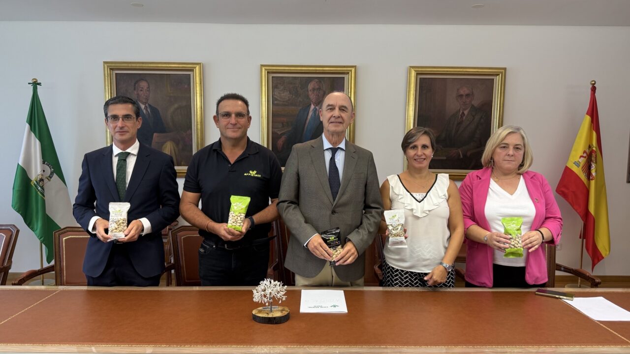 Caja Rural de Jaén apoya la nueva tienda online y los formatos de pistacho crudo de Appistaco