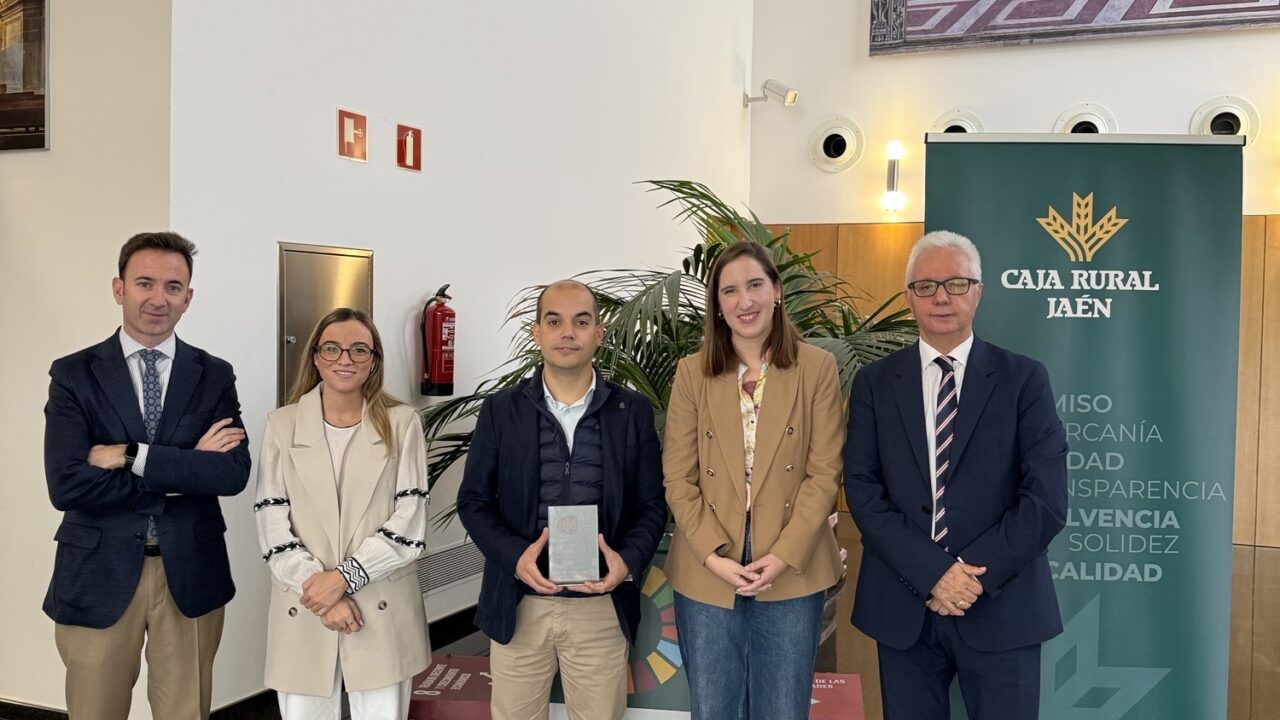 AJE Jaén visita las instalaciones de Caja Rural de Jaén para presentar a su nueva presidenta, Rocío Uceda Carrillo