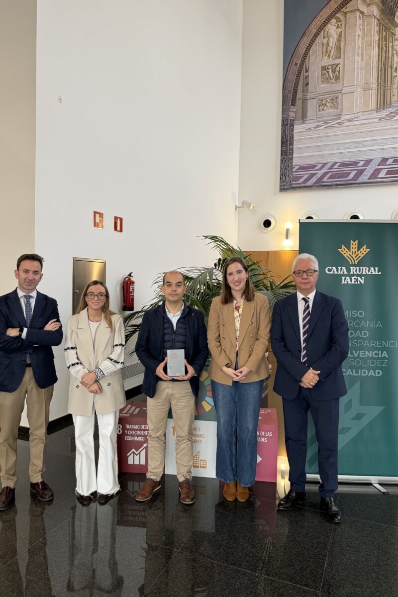 AJE Jaén visita las instalaciones de Caja Rural de Jaén para presentar a su nueva presidenta, Rocío Uceda Carrillo